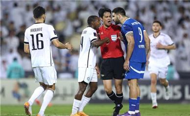 داور بازی پرسپولیس محروم شد!