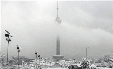 تهران یخ زد؛ ارتفاع برف به ۳۵ سانت رسید/ برف سنگین در راه تهران