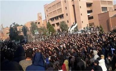 ممنوع‌الورودی عده ای از دانشجویان به دانشگاه شریف