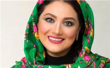 شبنم مقدمی با استایل سنتی در آرامگاه سعدی