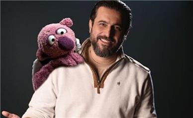 جناب خان هر شب پخش می‌شود