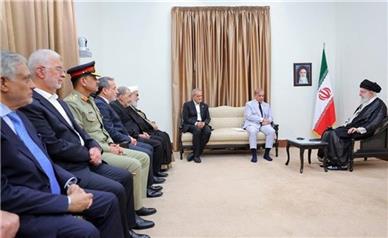 تأکید رهبر انقلاب بر لزوم اقدامات تاثیرگذار برای متوقف کردن جنایات در غزه