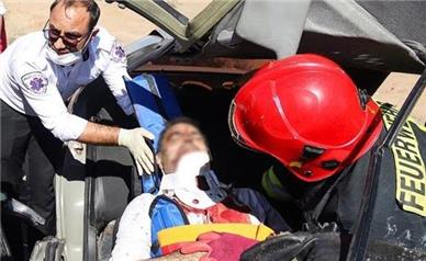 برخورد اتوبوس با تریلی در آزادراه قزوین_زنجان/ ۸ مصدوم و یک جان‌باخته