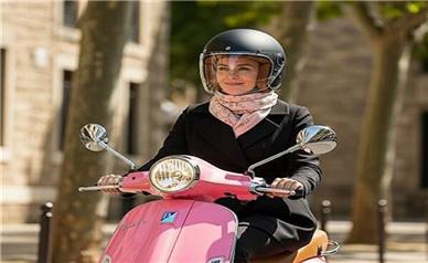 آیا گواهینامه موتورسیکلت برای بانوان صادر می‌شود؟