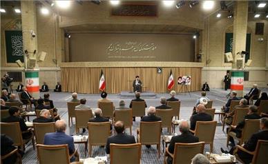 واکنش دولت به توصیه رهبر انقلاب در ارتباط با معیشت مردم/تعیین برنامه‌های راهبردی تا دو هفته آینده