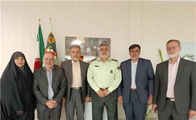 تجلیل از خانواده شهدا با حضور فرماندهان لشکری و کشوری