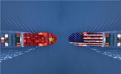 آغاز دور تازه تنش تجاری تجاری آمریکا و چین/ ترامپ چین را با تعرفه ۱۰۰ درصدی تهدید کرد