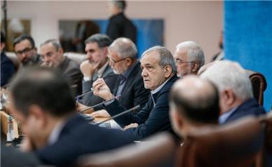 انتخاب شعار عدالت و وفاق برای خاتمه اختلافات بود/ ایران تحریم شدنی نیست