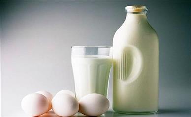 مصرف لبنیات در کشور نصف استاندارد است/ شیر در مدارس توزیع می‌شود؟