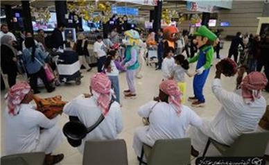 جشن روز کیش در فرودگاه بین‌المللی کیش با عطر قهوه عربی و نوای موسیقی بومی