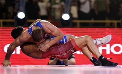 تماشای مسابقات لیگ کشتی فرنگی برای عموم رایگان شد