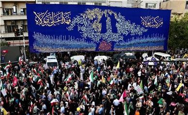 غدیر در خیابان انقلاب؛ از نقالی و سرود تا مواکب اطعام