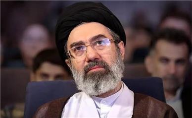 دستور رهبر انقلاب به فرماندهان ارشد نیروهای مسلح؛ دارایی‌های مادی و غیرمادی دشمن آمریکایی-صهیونی در تیررس قرار گیرد/ قدردانی از استواری جبهه مقاومت