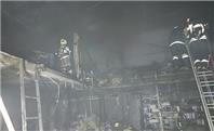 آتش‌سوزی گسترده سوله ۱۰۰۰ متری در چهاردانگه